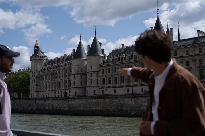 Tour a Piedi: Storie Mistiche e Oscure di Parigi — foto 4