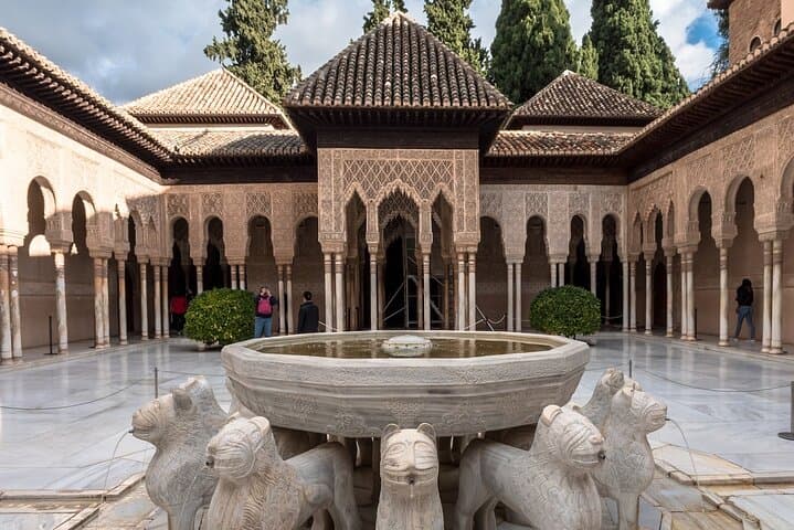 Tour guidato dell'Alhambra e del Generalife con i Palazzi Nasridi — foto 2