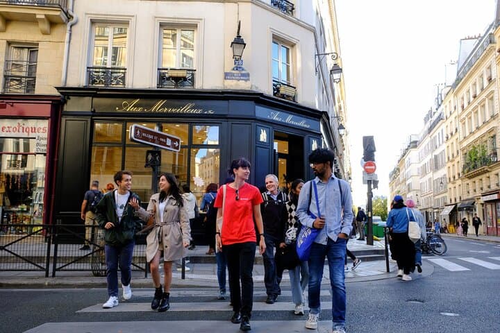 Visite à pied du Marais : Histoires cachées, histoire et vie locale
