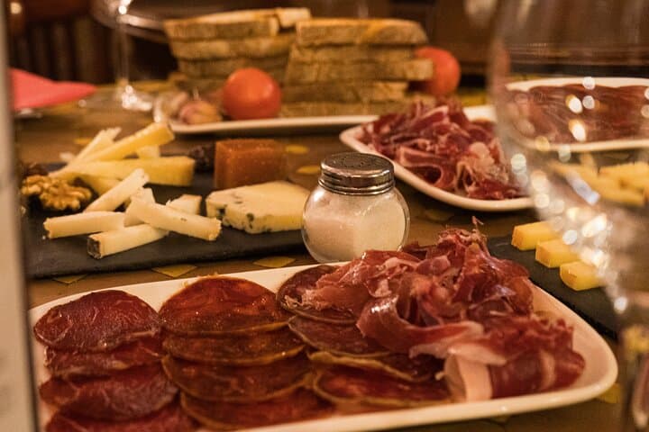 Barcelona Tapas and Wine Experience Small-Group Walking Tour — photo 4