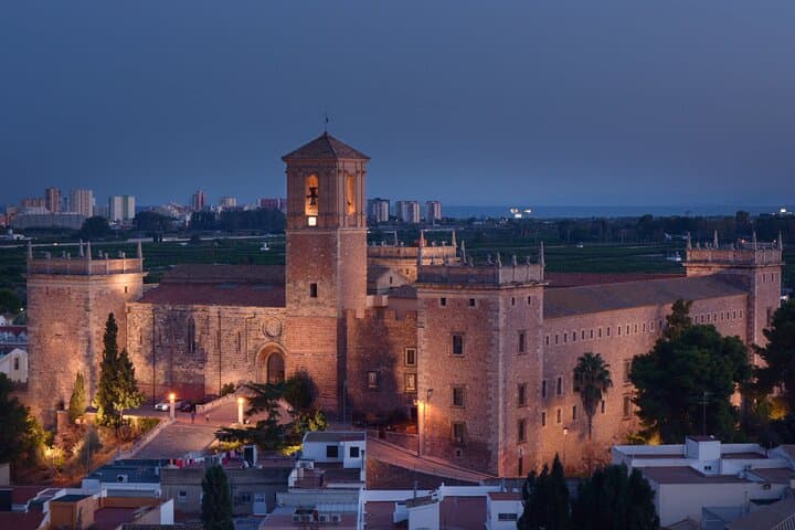 Römischer Wein von Valencia/ Burg-Amphitheater + Kloster El Puig — Foto 3