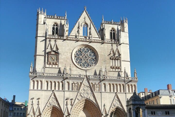 Tour privato autoguidato della Quest della Maledizione di Old Lyon
