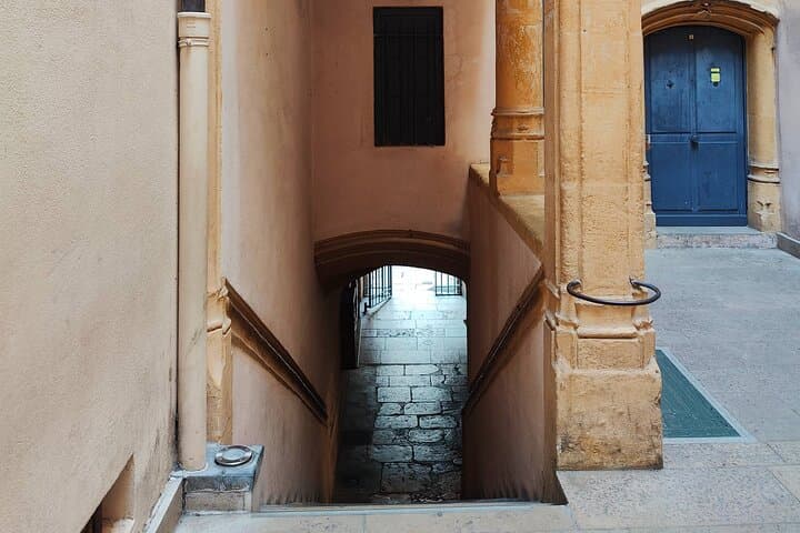 Tour privato autoguidato della Quest della Maledizione di Old Lyon — foto 3