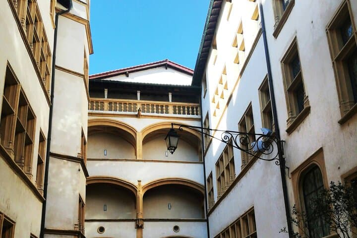 Tour privato autoguidato della Quest della Maledizione di Old Lyon — foto 5