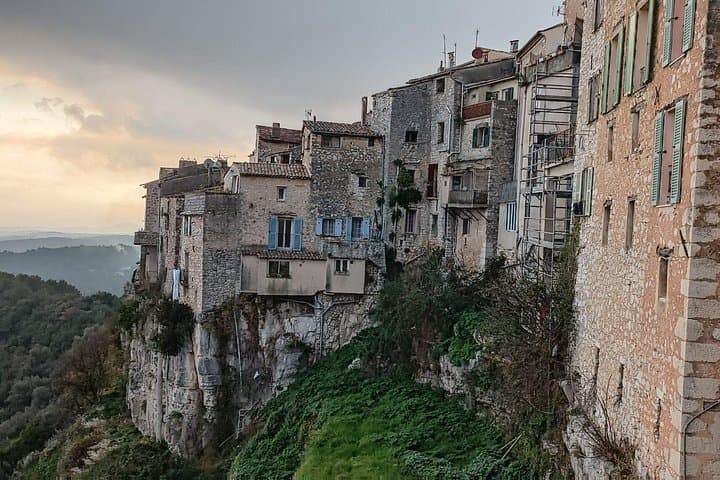 Tour di un giorno intero Villaggi Medievali Grasse Gourdon Tourettes St Paul — foto 4