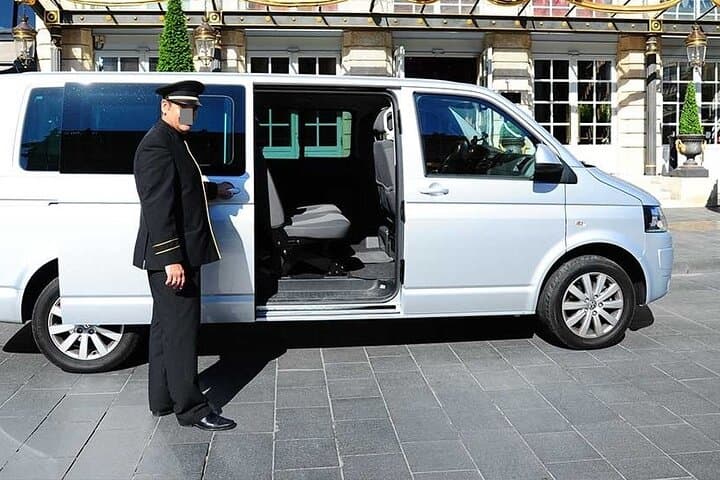 Privater Transfer von Marseille zum Provence Designer Outlet — Foto 4