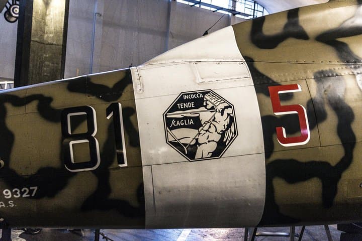 Tour Privato a Piedi sulla Seconda Guerra Mondiale a Milano, Italia