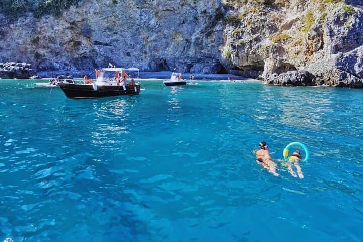 Snorkeling e Degustazione di Limoncello sulla Costiera Amalfitana: Tour in Barca di 4h — foto 3