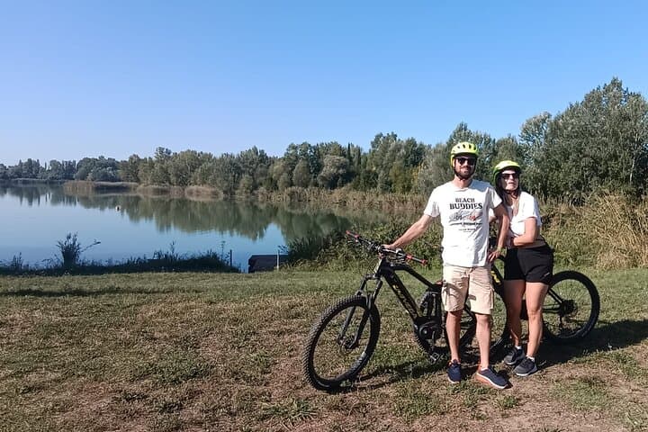 Percorso guidato in E-bike da Calci a Pisa di 3 ore