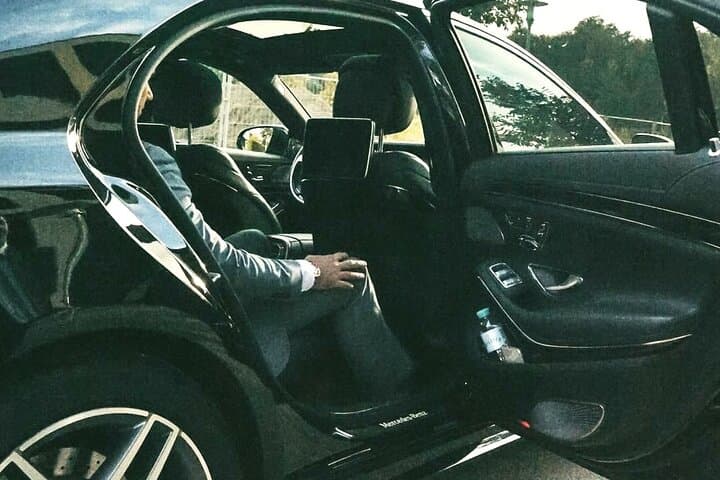 Trasferimento in partenza: da Francoforte all'aeroporto FRA con auto di lusso — foto 2