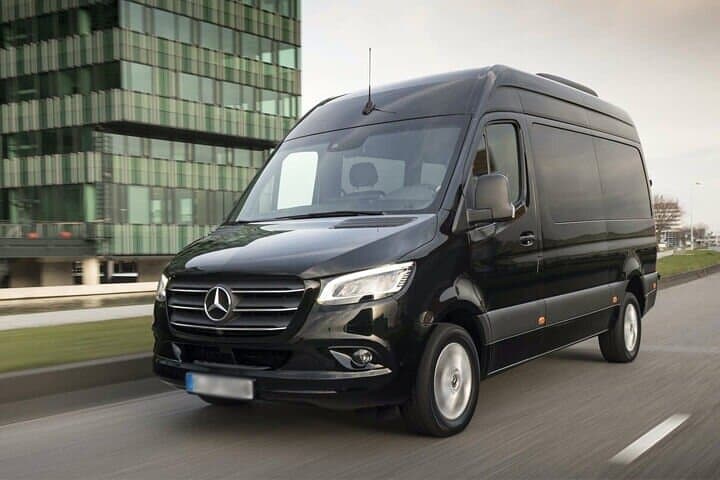 Partenza in Minibus Privato da Avignone all'Aeroporto di Avignone AVN