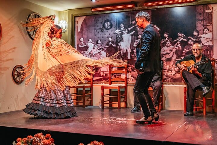 Spectacle de Flamenco avec Dîner et Boissons à Séville