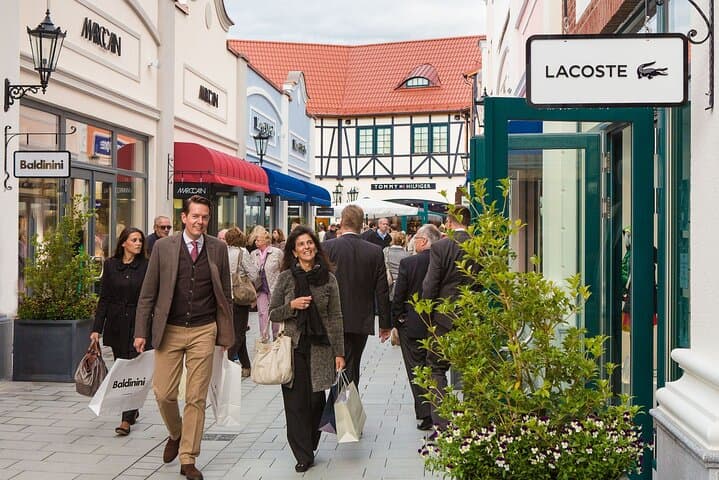 Privater Einkaufsausflug von Hamburg zum Designer Outlet Neumünster