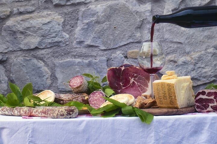 Private Tour Parmigiano, Prosciutto, Balsamico with driver-Bologna — photo 1