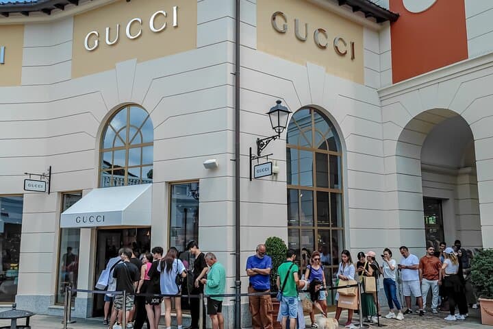 Privater Einkaufsbummel zum Torino Outlet Village von Turin — Foto 2