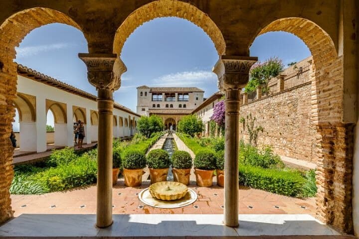 Alhambra: Tour mit den Nasridenpalästen. Eintritt nicht inbegriffen — Foto 3