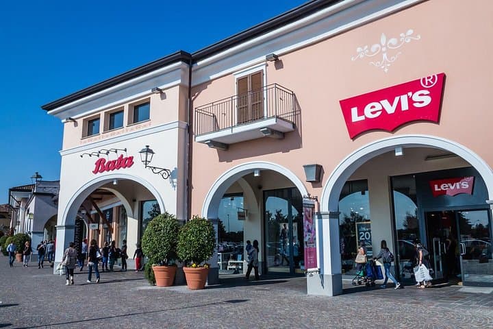 Tour Privato di Shopping dagli Hotel di Verona all'Outlet di Franciacorta — foto 2