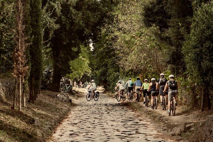 Tour en bicicleta / E-Bike por Roma: Vía Apia, Catacumbas y Acueductos Romanos
