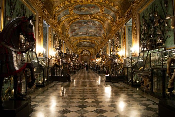 Tour Privado del Palacio Real de Turín con la Capilla de la Sábana Santa — foto 4