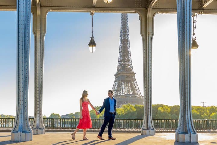 Servizio Fotografico Privato Guidato da Professionista presso la Torre Eiffel — foto 4