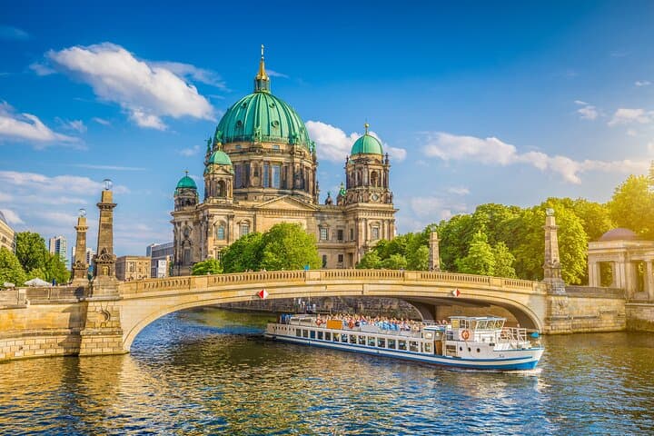 Privater Transfer von/zum Flughafen Berlin Brandenburg — Foto 3