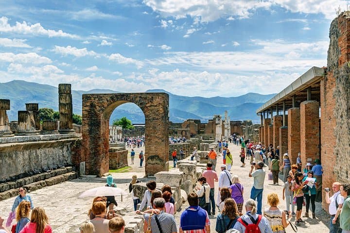 Geführte Tour durch Pompeji und Herculaneum mit Mittagessen — Foto 3