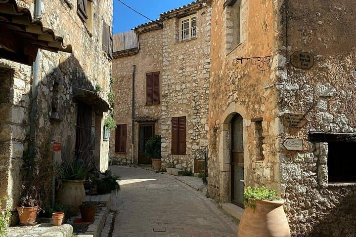 Tour di un giorno intero Villaggi Medievali Grasse Gourdon Tourettes St Paul — foto 3