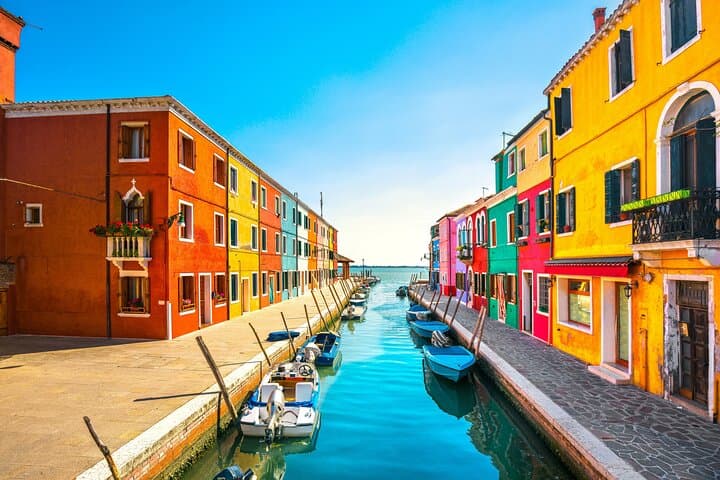 Visite guidée des îles Murano et Burano en petit groupe par bateau privé — photo 2