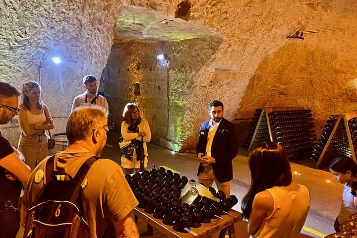 Grand Vintage Taittinger Veuve Clicquot Bodegas y Catas — foto 1