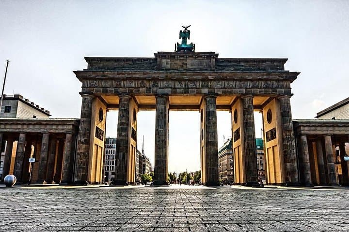 Transfert privé de Berlin à Prague avec 2h de visites — photo 3