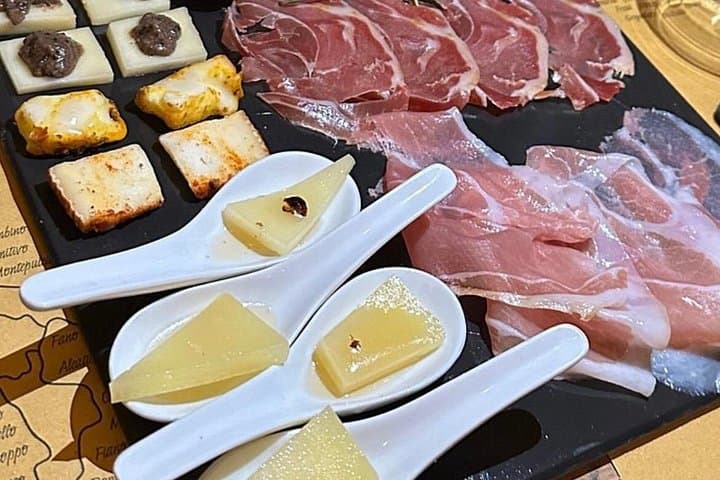 Florenz Food Tour mit Trüffelpasta, Steak & Freifließendem Wein — Foto 4