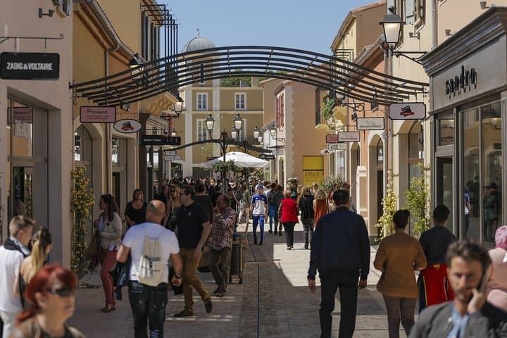 Privates Shopping von Marseille zum Provence Designer Outlet — Foto 2