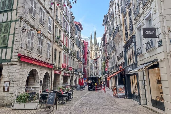 Private French Coast Tour: Bayonne, Biarritz & St-Jean-de-Luz — Foto 3