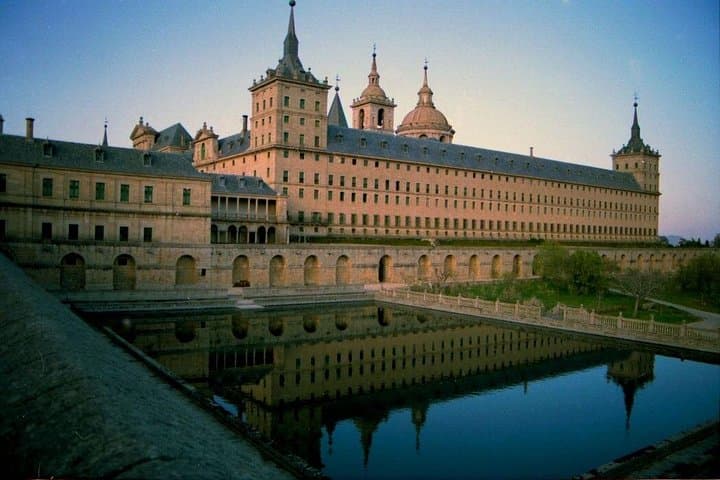 Private VIP-Besuch des El Escorial Palastes, Klosters, der Villa & des Gartens — Foto 2