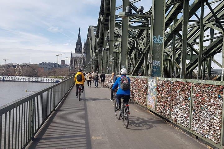 Tour in E-Bike di Colonia con Guida in Piccolo Gruppo — foto 4