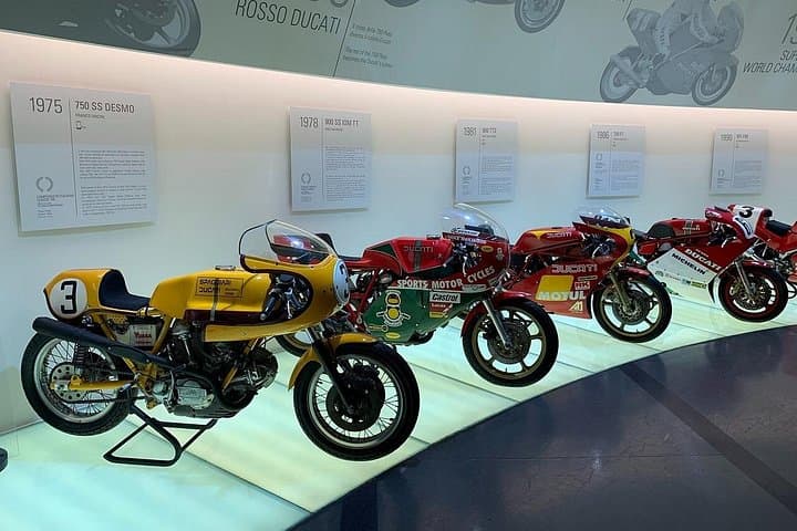 Ganztägige Tour Ferrari Museum, Pagani und Ducati Museen und Fabriken