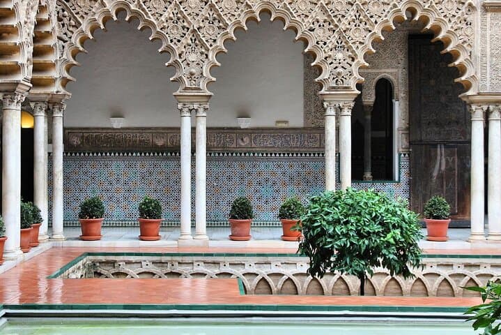 Besuchen Sie das Real Alcázar in Sevilla bei einem Tagesausflug von Málaga — Foto 3