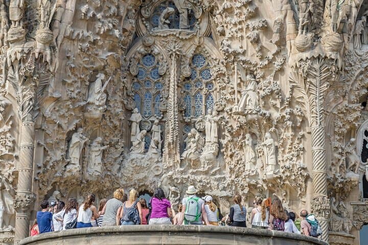 Sagrada Familia Guided Tour with Skip the Line Ticket — photo 5