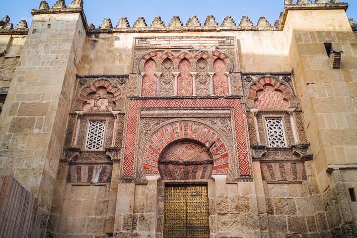 Geführte Tour durch Córdoba mit Zugang zur Moschee-Kathedrale ab Málaga — Foto 3
