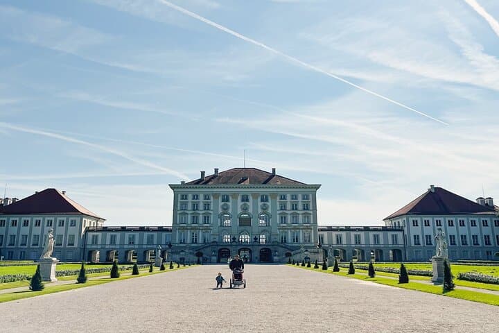 Geführte Tour durch das Schloss Nymphenburg mit Transfers — Foto 4