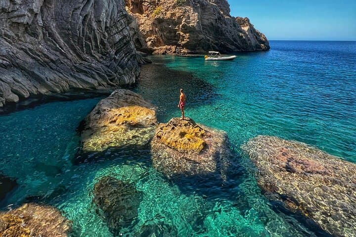Aventura en barco, 4x4 y senderismo en Es Vedra — foto 2