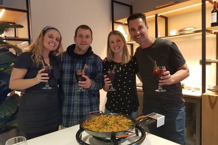 Sangria-Verkostung & Paella-Kochshow-Erlebnis, Sevilla — Foto 2