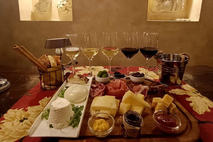 VIP Wein- und Essensverkostung in einer römischen Zisterne, Rom — Foto 2