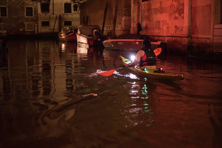 Tour en kayak por los canales de Venecia (noche + atardecer) — foto 4