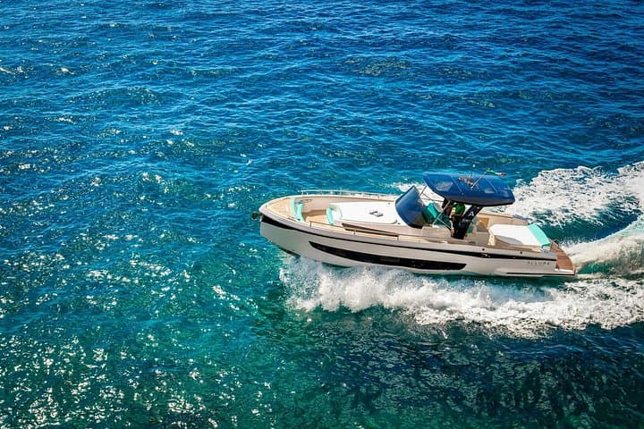 Excursion privée d'une journée en bateau à Capri — photo 2