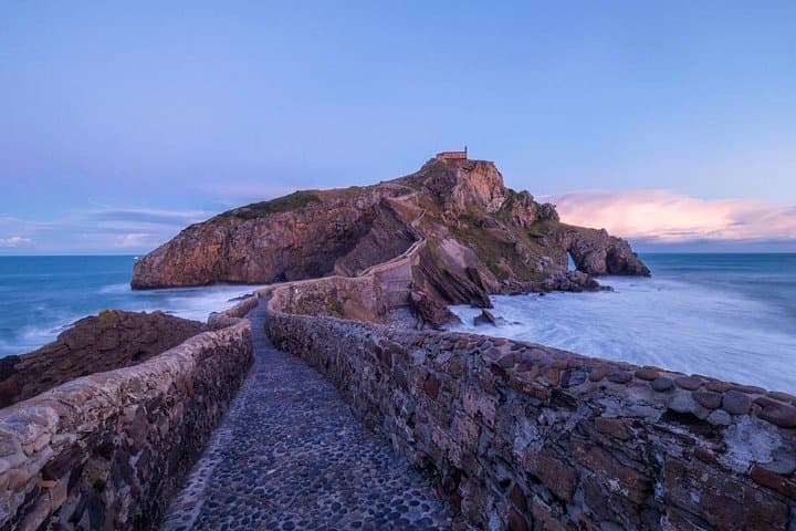 Bizkaia-Brücke und Gernika/Bermeo und Gaztelugatxe Privattour — Foto 4