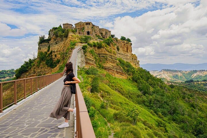 Tagesausflug nach Bagnoregio & Orvieto von Rom mit Weinprobe & Mittagessen