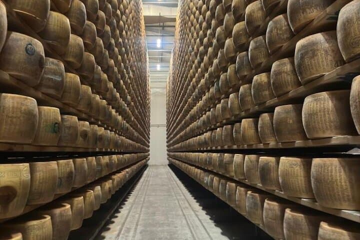 Desde Bolonia: Tour de Queso Parmesano y Vinagre Balsámico + Almuerzo — foto 2