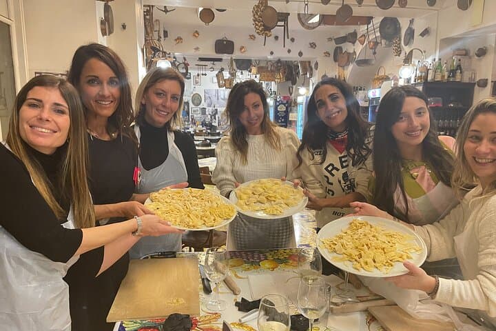 Praktischer Workshop zur Pasta-Herstellung und traditionellen Tiramisu