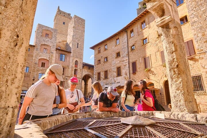 Halbtägige Tour nach San Gimignano mit Picknick-Mittagessen & Chianti-Wein — Foto 5